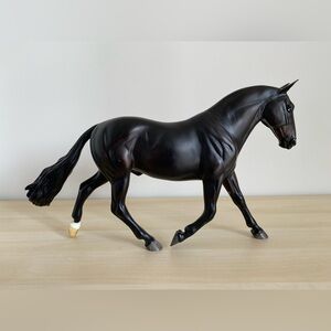 Breyer Traditional Model Horse TROOPER #1701 Matte Braided Cleveland Bay Police